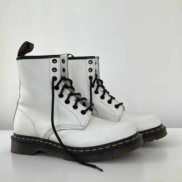 Dr. Martens 1460 Women’s Smooth Boots in White, size 8L - Picture 1 of 9